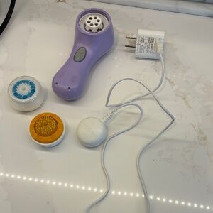 Clarisonic MIA 2 Purple Facial Cleansing Brush Set